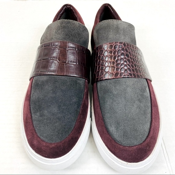 Clarks Glove Candy Slip On Burgundy Sneaker/ Loafer Size 7 - Picture 1 of 8